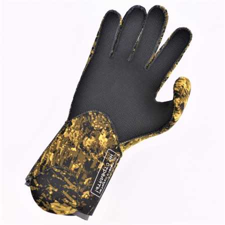 �������� Sargan ����� ���� 4,5 �� ��� ��������� �����, ������ � ��������� �������� �������.��